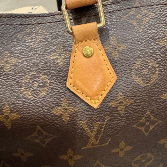 Louis Vuitton Monogram All-In MM Tote - Picture 10 of 14